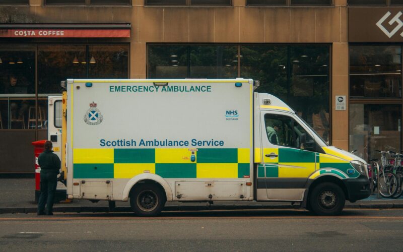 Asignación rápida de ambulancias en Uruguay con gestión de transporte
