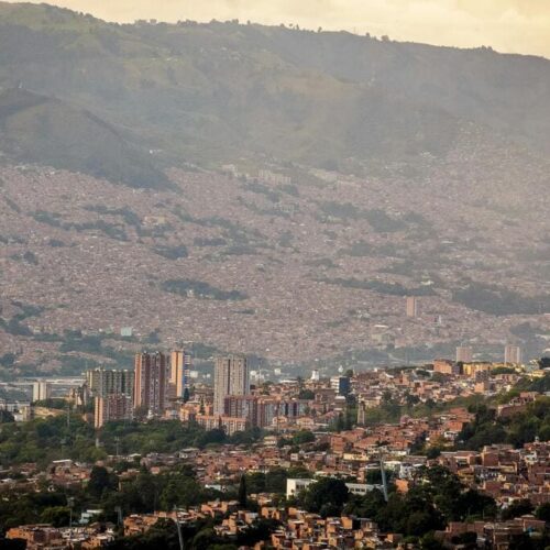 Estrategias para adquisición de tierras y reasentamiento en  Colombia